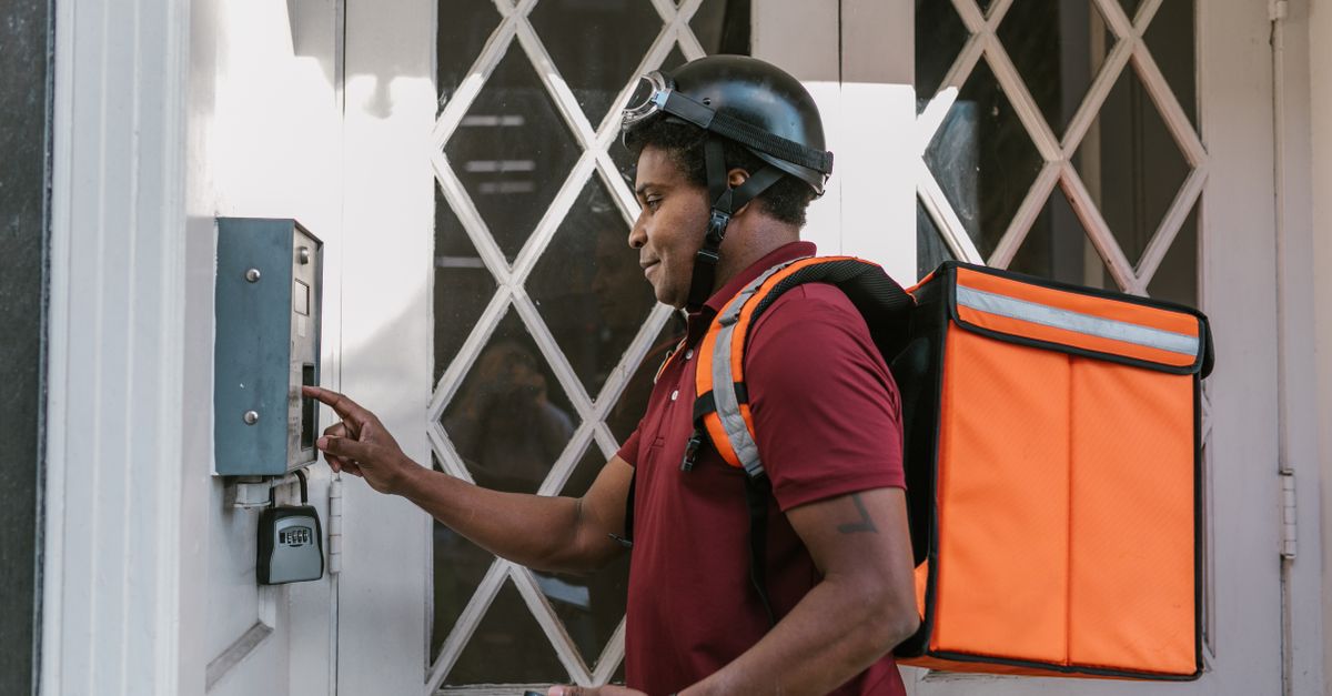 locksmith service technician — Wellwood Ave Locksmith